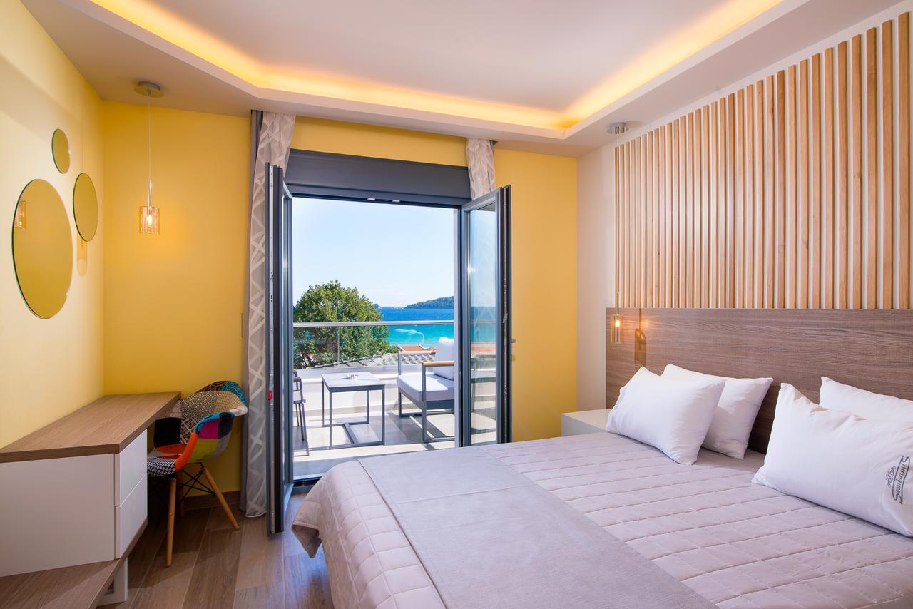Semiramis Luxury Suites Chrysi Ammoudia Exterior photo
