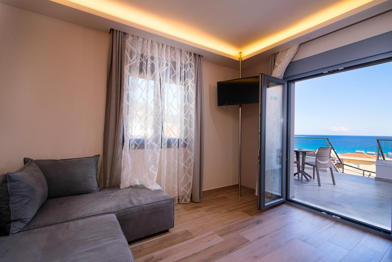 Semiramis Luxury Suites Chrysi Ammoudia Exterior photo