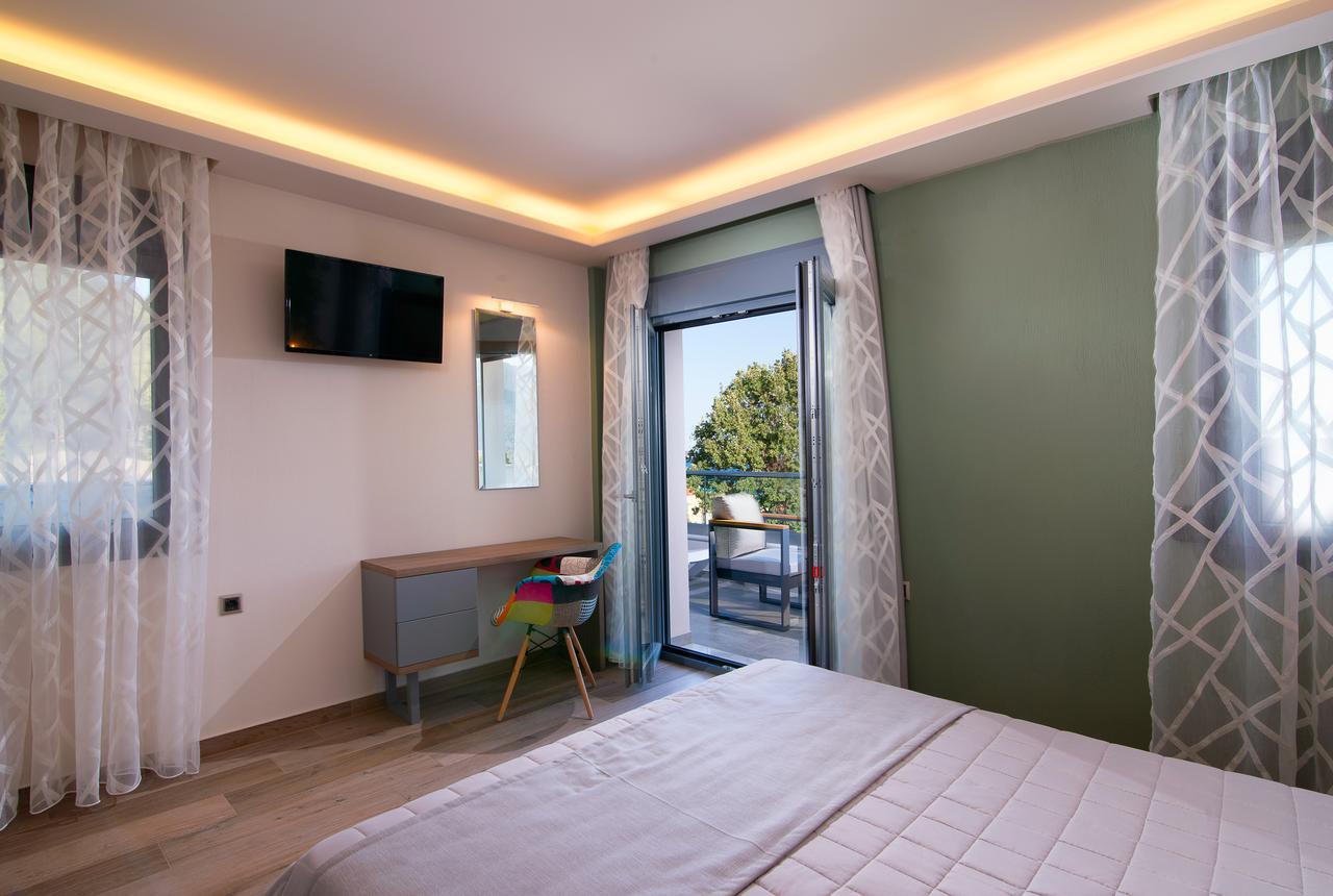 Semiramis Luxury Suites Chrysi Ammoudia Exterior photo